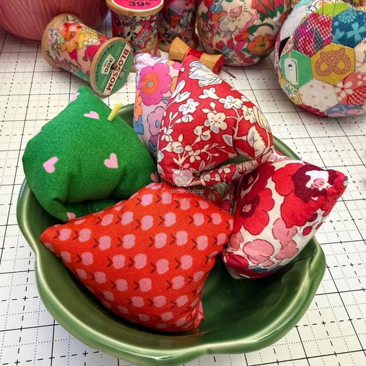 Craftapalooza PDF Pin Keeper Finger Pincushion