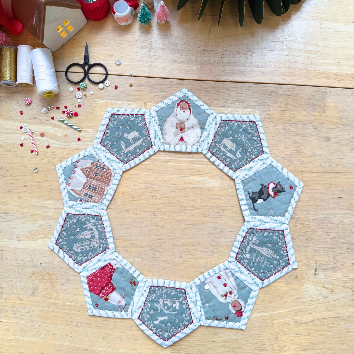Hollygon Wreath PDF Pattern (Quilt-As-You-Go Wreath or Table Centrepiece)