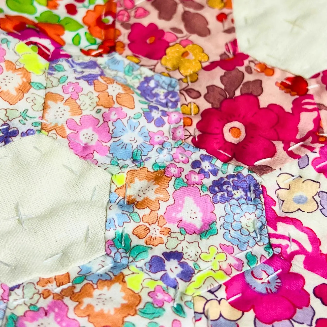 Hey Hexy Pillow PDF Pattern (18in x 18in/45cm x 45cm) - Hand Sew Hexagons Without Papers