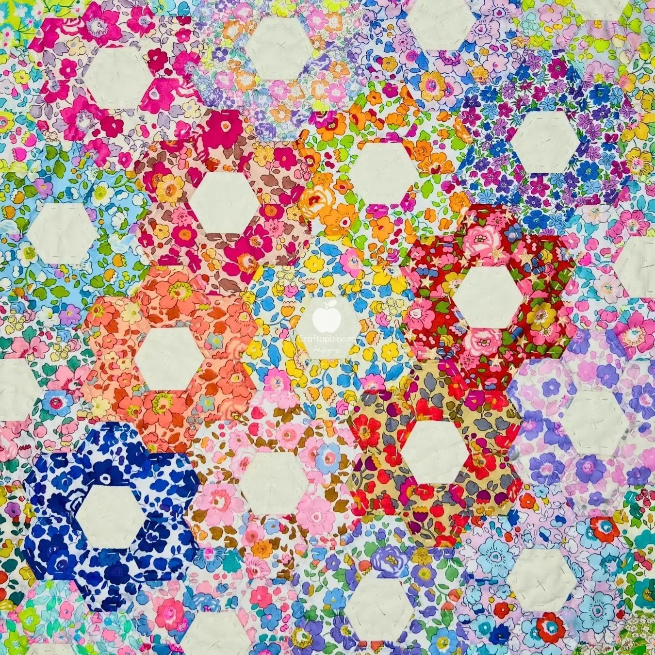 Hey Hexy Pillow PDF Pattern (18in x 18in/45cm x 45cm) - Hand Sew Hexagons Without PapersCraftapalooza DesignsPillow | Cushion