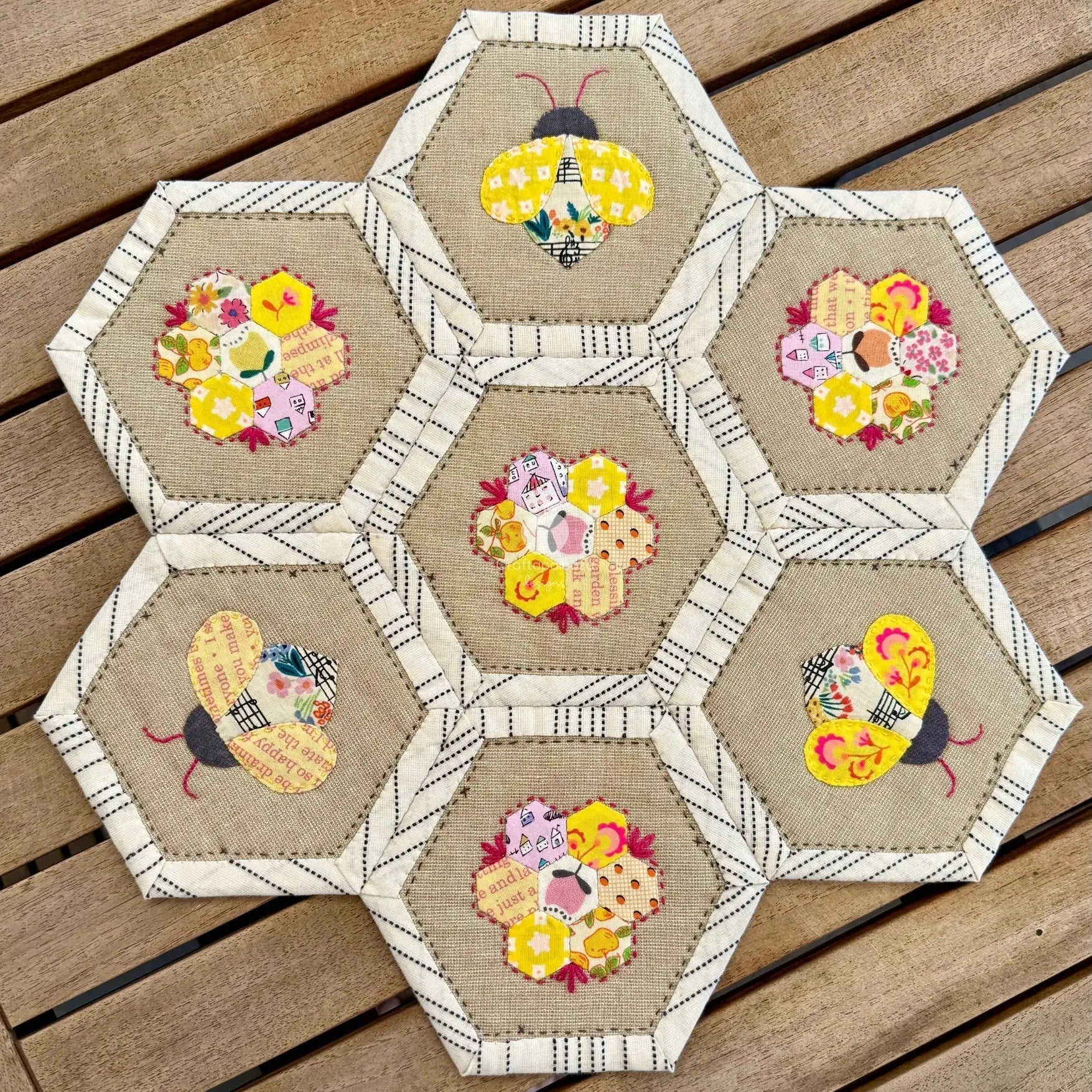 Poppin' Table Topper | Placemat | Mini Quilt: PDF PatternCraftapalooza DesignsPDF Pattern