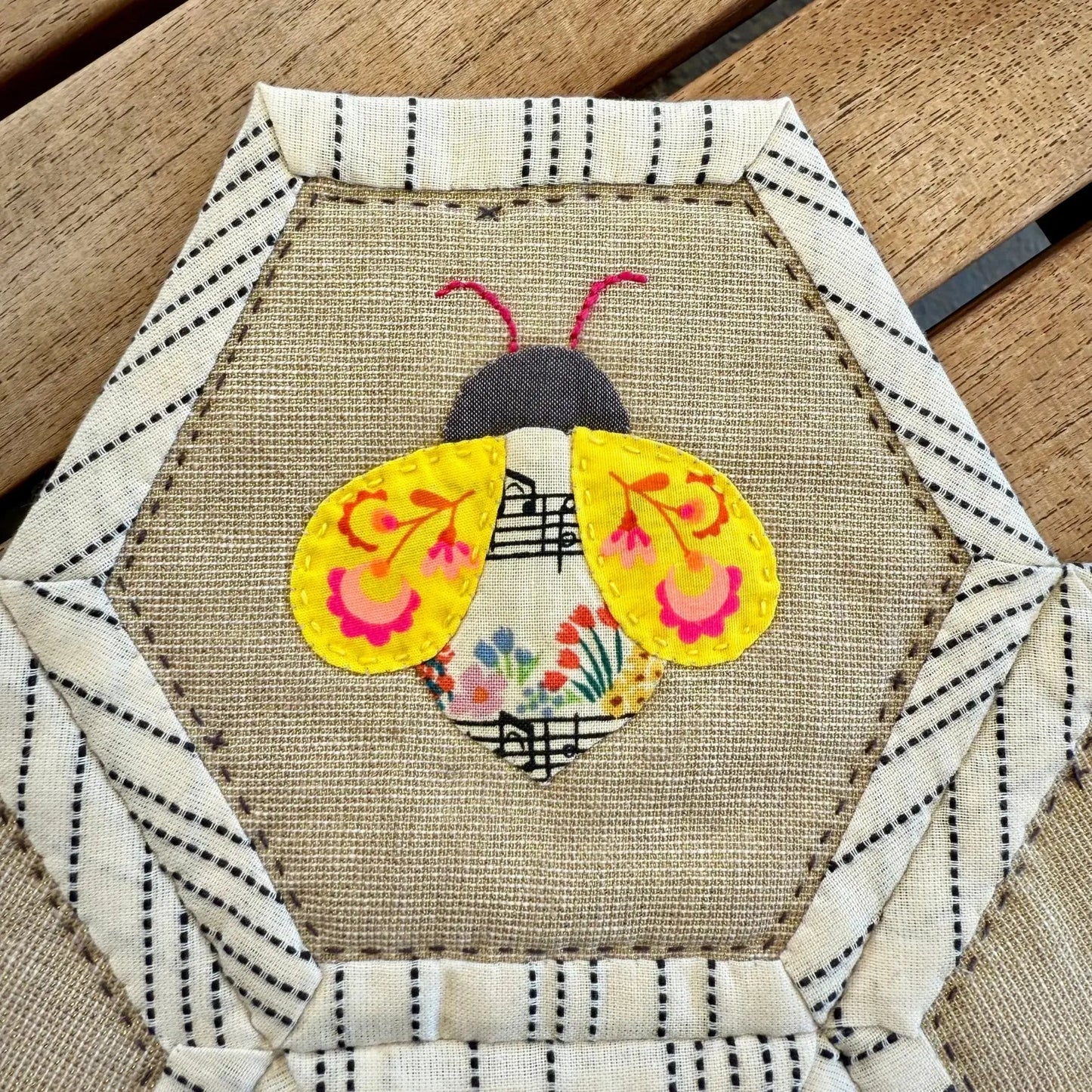 Poppin' Table Topper | Placemat | Mini Quilt: PDF PatternCraftapalooza DesignsPDF Pattern